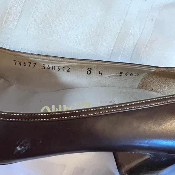 20% off Salvatore Ferragamo leather block heel shoes - Picture 8 of 11